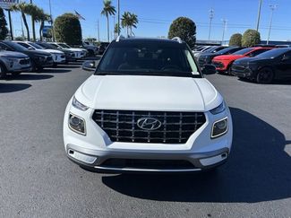 Used 2022 Hyundai Venue Limited video 2