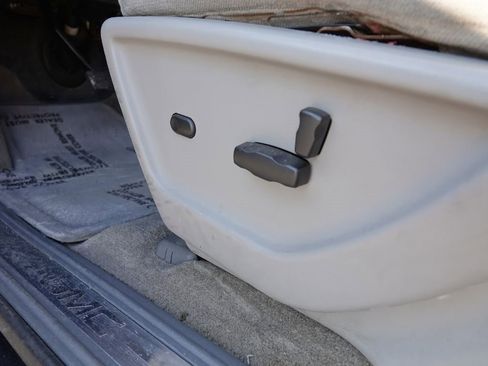 Used 2006 GMC Envoy XL SLE image 11