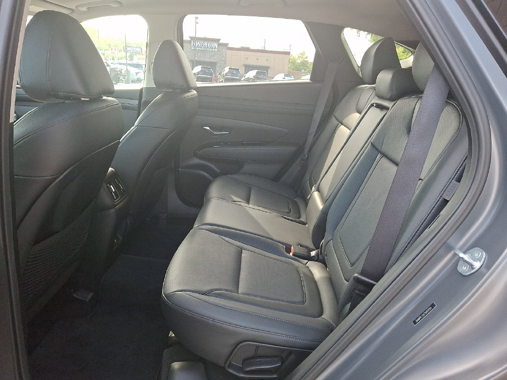 Used 2025 Hyundai Tucson Limited AWD/4WD image 10
