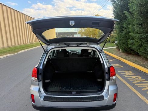 Used 2012 Subaru Outback 2.5i w/ Alloy Wheel Pkg image 37