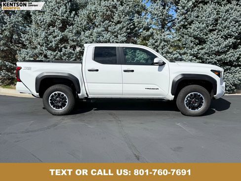 Used 2025 Toyota Tacoma TRD Off-Road image 10
