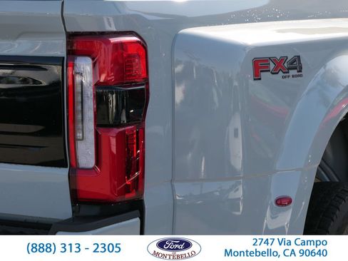 New 2026 Ford F450 Platinum w/ FX4 Off-Road Package AWD/4WD image 4