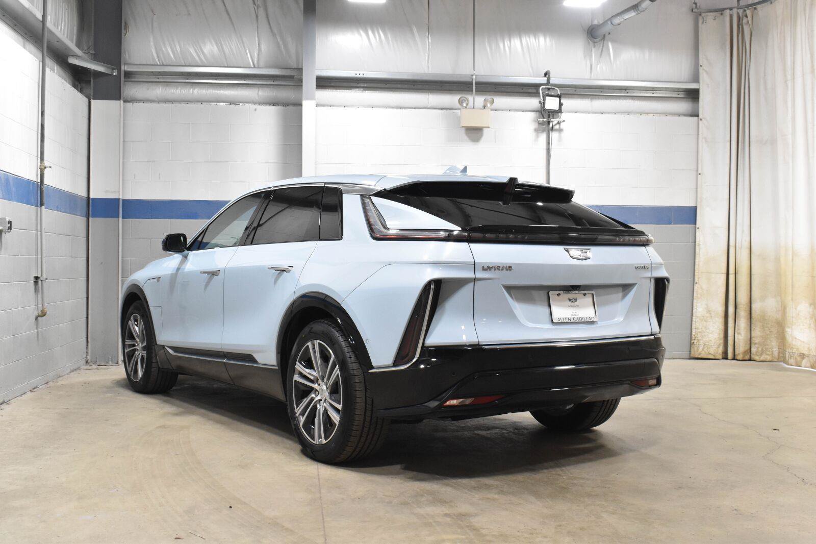 Certified 2024 Cadillac Lyriq Sport w/ LPO, Floor Liner Package AWD/4WD image 22