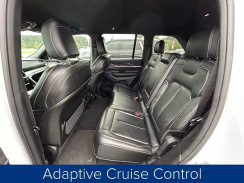 Used 2024 Jeep Grand Cherokee Limited image 16