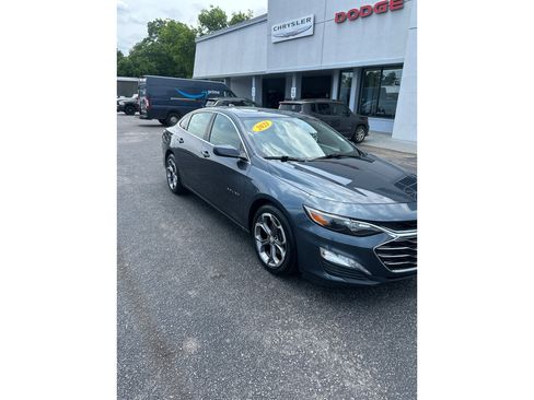 Used 2021 Chevrolet Malibu LT FWD image 2