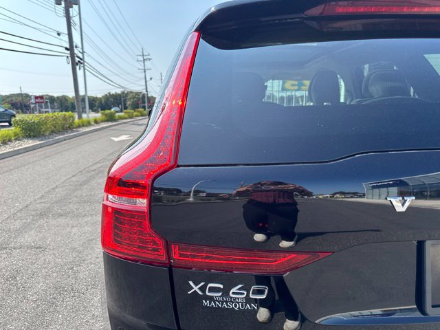 Certified 2023 Volvo XC60 B5 Core w/ Climate Package AWD/4WD image 10