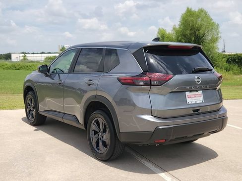 Used 2026 Nissan Rogue SV FWD image 7
