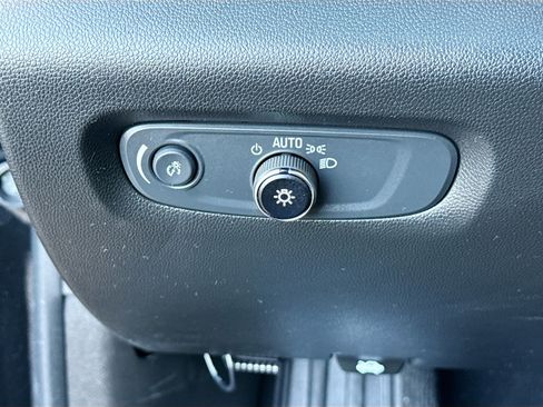 Used 2023 Chevrolet Traverse LS image 34