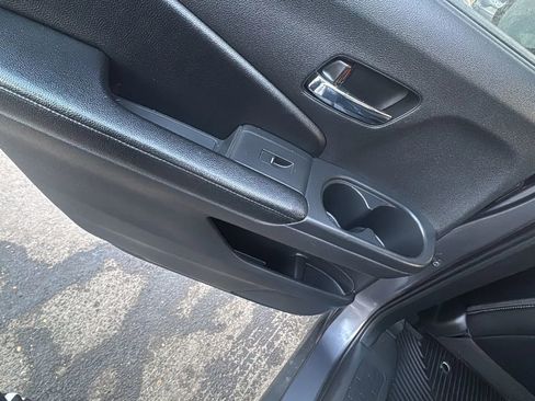 Used 2018 Honda Pilot Touring image 22