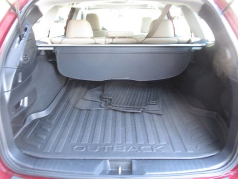 Used 2017 Subaru Outback 2.5i Limited AWD/4WD image 12