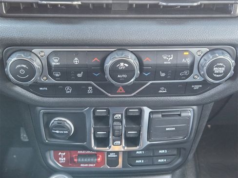 New 2025 Jeep Wrangler Unlimited Sport image 18