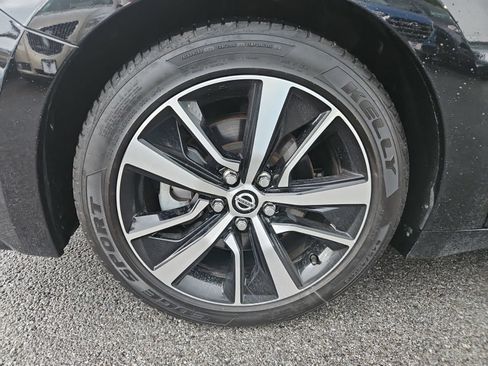 Used 2021 Nissan Maxima 3.5 SV w/ Floor Mat Group FWD image 11