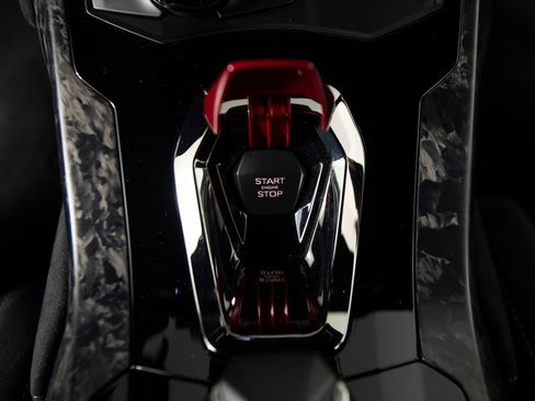 Used 2018 Lamborghini Huracan Performante image 23