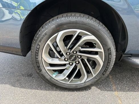 New 2027 Lincoln Navigator Premiere AWD/4WD image 21