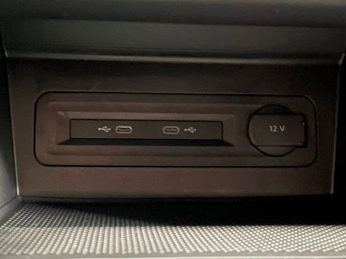 Used 2022 Volkswagen Atlas Cross Sport SE image 11