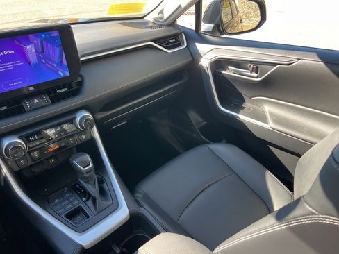 Used 2023 Toyota RAV4 XLE Premium image 24