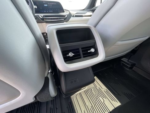 Used 2024 Cadillac Lyriq Luxury RWD image 21