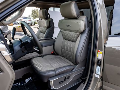 Used 2026 Ford F250 Platinum w/ Platinum Plus Package image 30