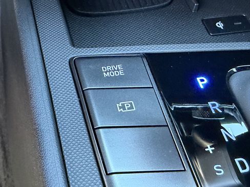 Used 2026 Hyundai Elantra Sport FWD image 11