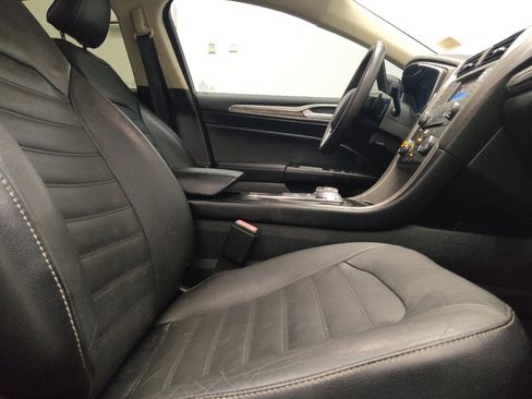 Used 2018 Ford Fusion SE FWD image 21