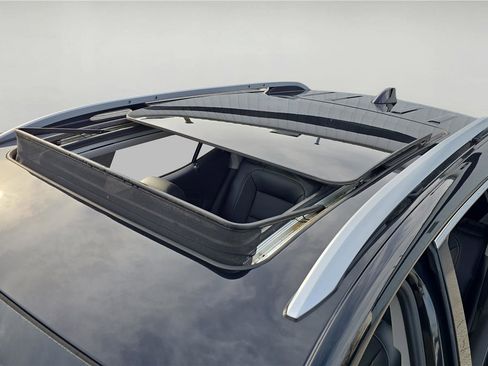 Used 2020 GMC Terrain SLT w/ Preferred Package image 13