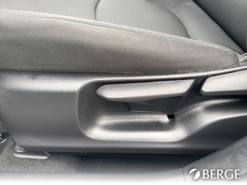 Used 2022 Toyota Corolla LE FWD image 21