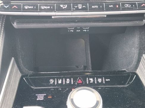 Used 2024 Jeep Wagoneer Series II AWD/4WD image 17