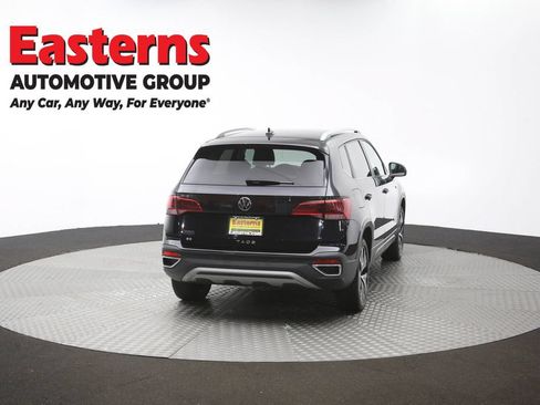 Used 2024 Volkswagen Taos SE FWD image 36