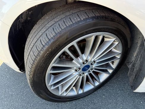 Used 2015 Ford Fusion SE w/ Equipment Group 202A image 23