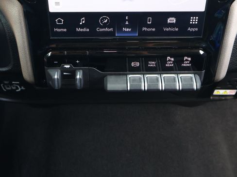 Used 2024 RAM 2500 Laramie AWD/4WD image 29
