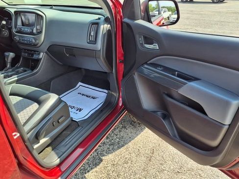 Used 2018 Chevrolet Colorado Z71 AWD/4WD image 45