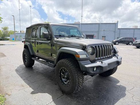 Used 2018 Jeep Wrangler Unlimited Sport S AWD/4WD image 10