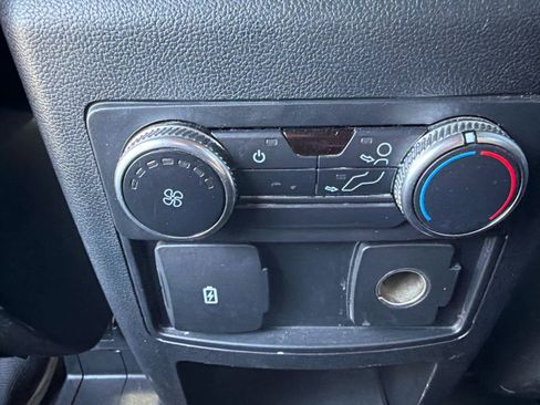 Used 2020 Ford Explorer XLT AWD/4WD image 14