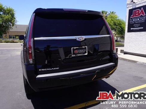 Used 2018 Cadillac Escalade Premium Luxury AWD/4WD image 54