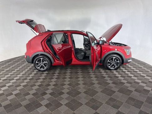 Certified 2025 Kia Niro EX FWD image 15
