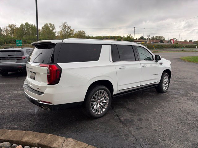 Used 2026 GMC Yukon XL Denali w/ Sun & Power Step Package AWD/4WD image 5