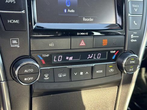 Used 2017 Toyota Camry XLE w/ Convenience Package image 14