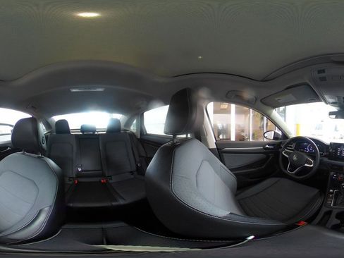 Used 2025 Volkswagen Jetta SE FWD image 43