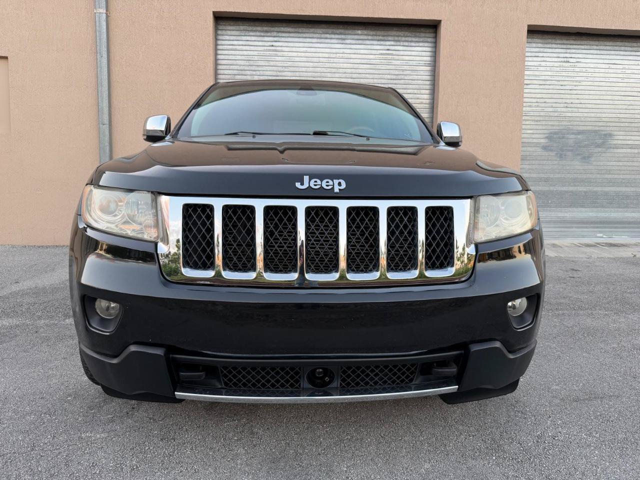 Used 2011 Jeep Grand Cherokee Overland AWD/4WD image 9