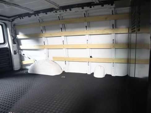 Used 2023 Chevrolet Express 2500 w/ Driver Convenience Package image 39