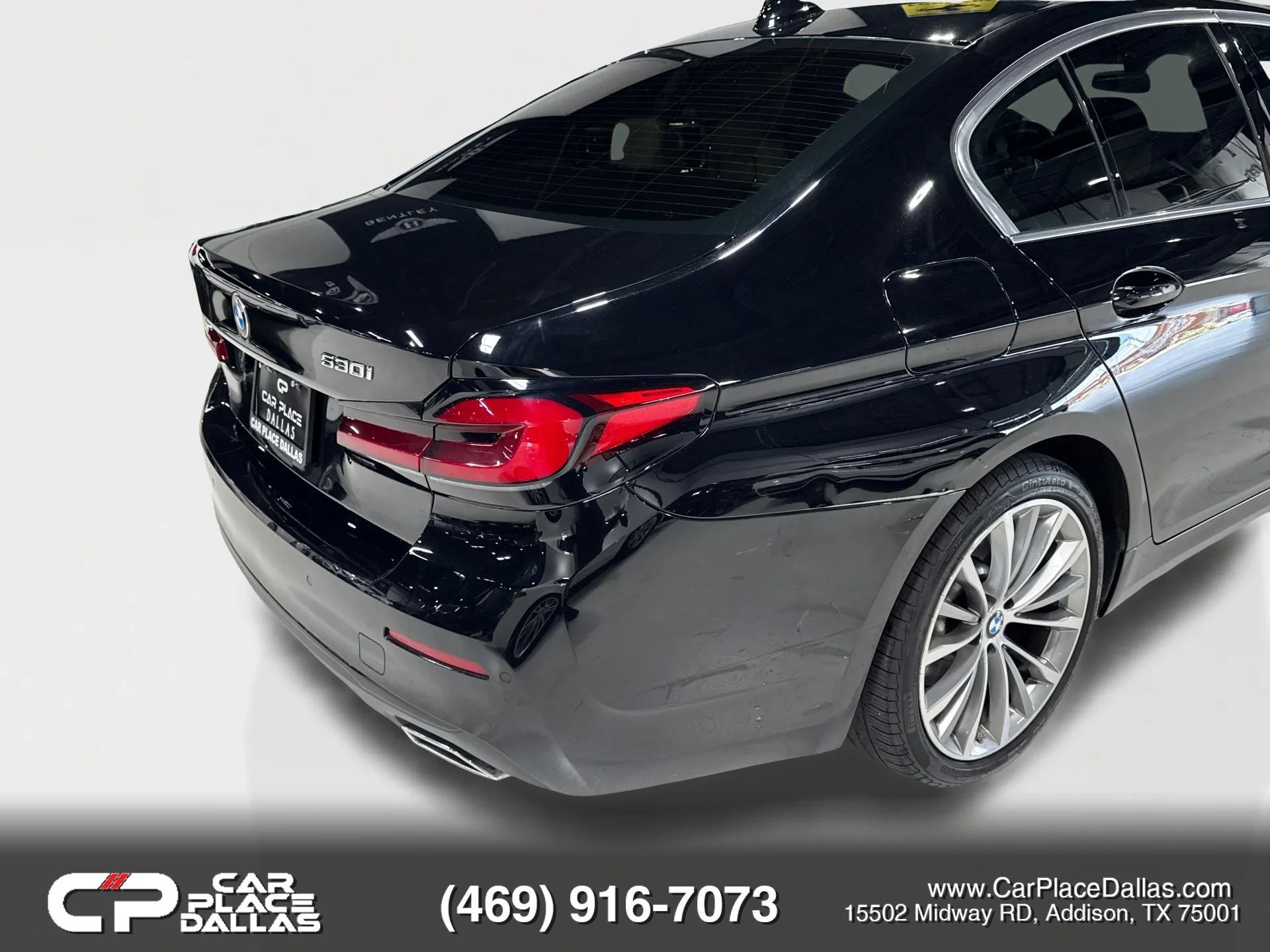 Used 2023 BMW 530i w/ Premium Package RWD image 9