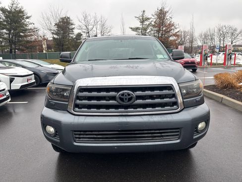 Used 2010 Toyota Sequoia Limited image 2