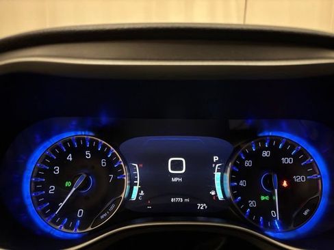 Used 2021 Chrysler Pacifica Touring-L w/ Uconnect Theater Family Group AWD/4WD image 15