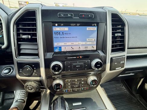 Used 2018 Ford F150 Lariat w/ Equipment Group 502A Luxury AWD/4WD image 11