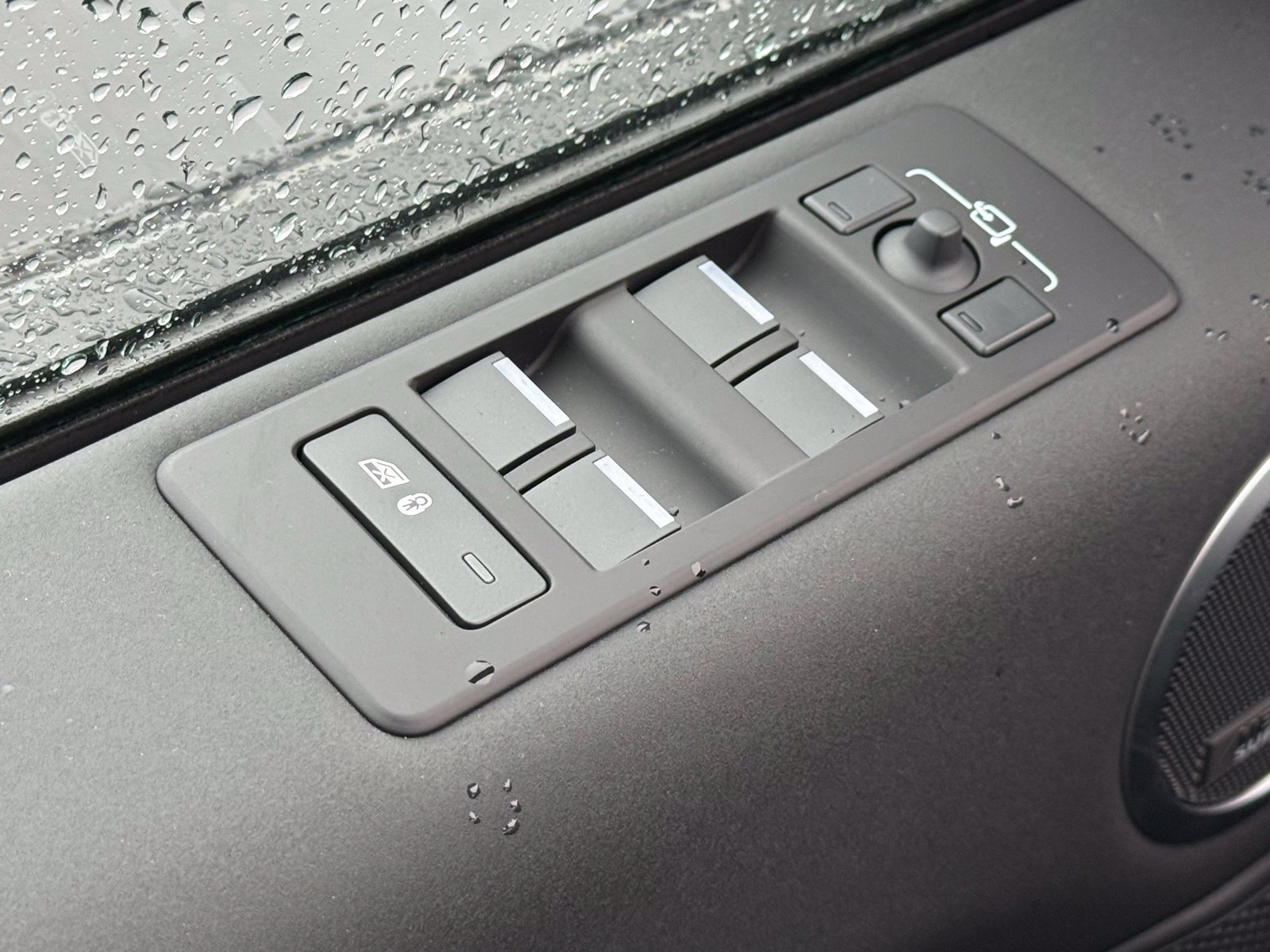New 2026 Land Rover Discovery S AWD/4WD image 41