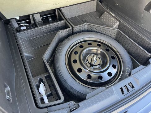 Used 2024 Ford Edge SEL image 35