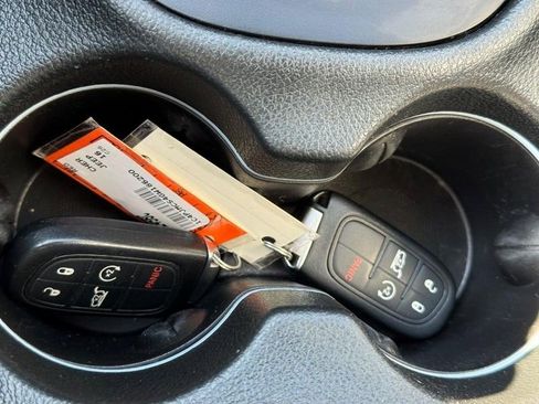 Used 2016 Jeep Cherokee Latitude w/ Comfort & Convenience Group image 30