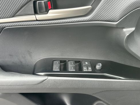 Used 2025 Toyota Camry SE image 13