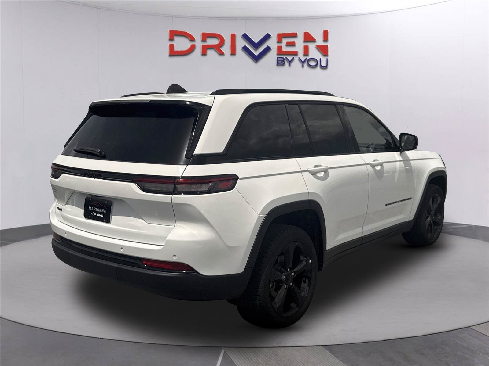 Used 2023 Jeep Grand Cherokee Altitude AWD/4WD image 4
