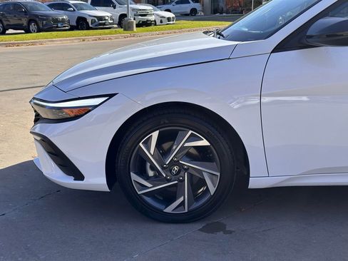 Certified 2025 Hyundai Elantra Sport image 20